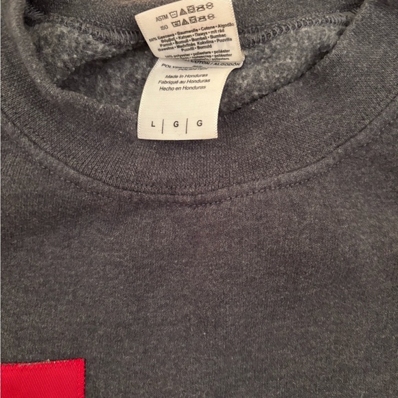 Vintage Sweatshirt - Picture 3 of 5